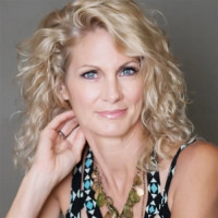 Sandra Schnakenburg - Award-Winning Memoir Author